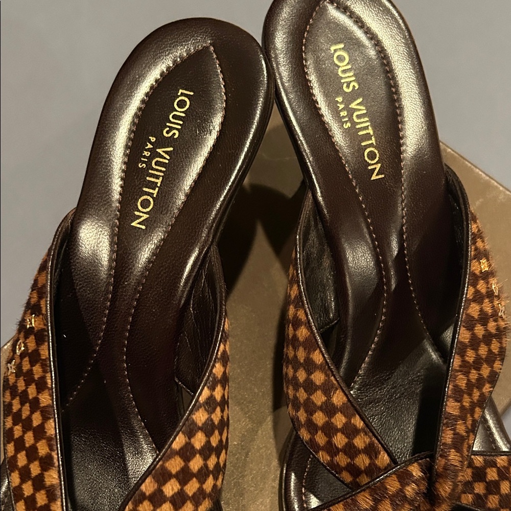 Louis Vuitton Black and Brown Checkered Heels - Picture 2 of 7
